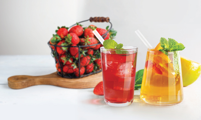 Cold Brewed Iced Tea with Fruit